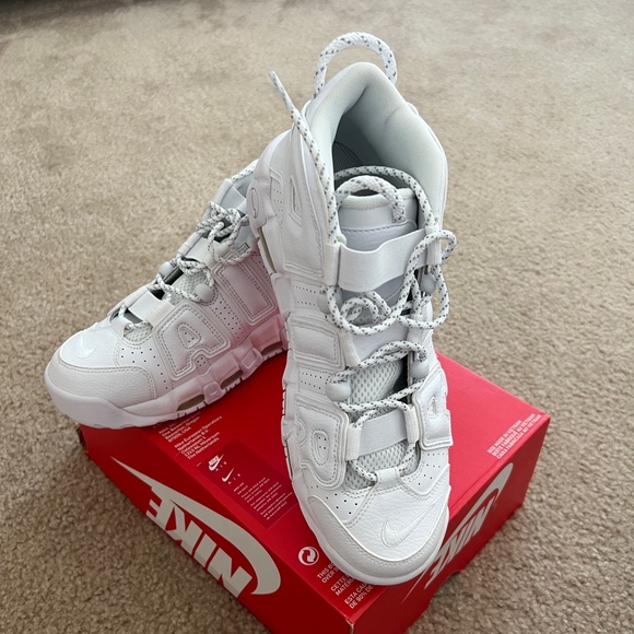 Nike Air More Uptempo Triple White Size.9 - Picture 2 of 3